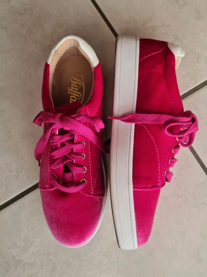 Buffalo Sneaker samt pink Gr.41 in Moers