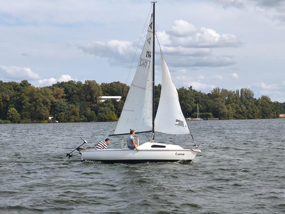 Alpa 550 Segelboot 18 Fuß, E-Motor, Straßen Trailer image