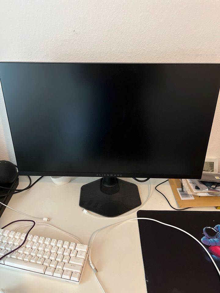 Gaming PC mit Monitor, Maus und Tastatur in Essen