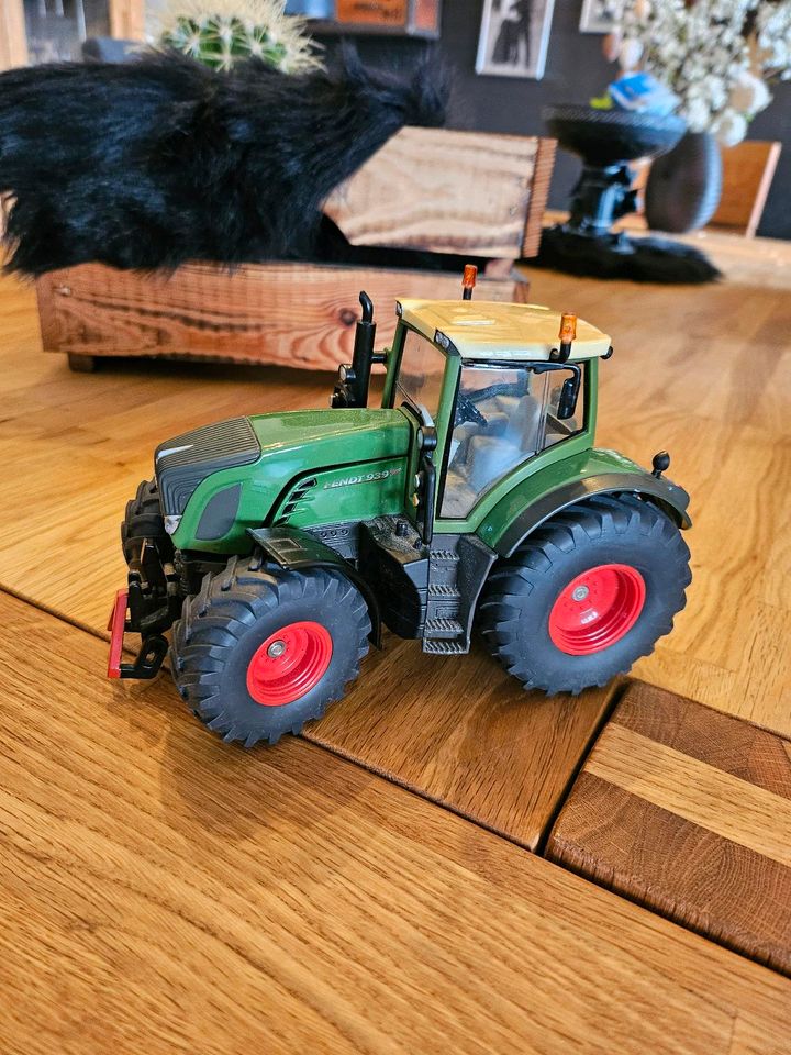 Toller gr.Fendt Traktor in Lamspringe