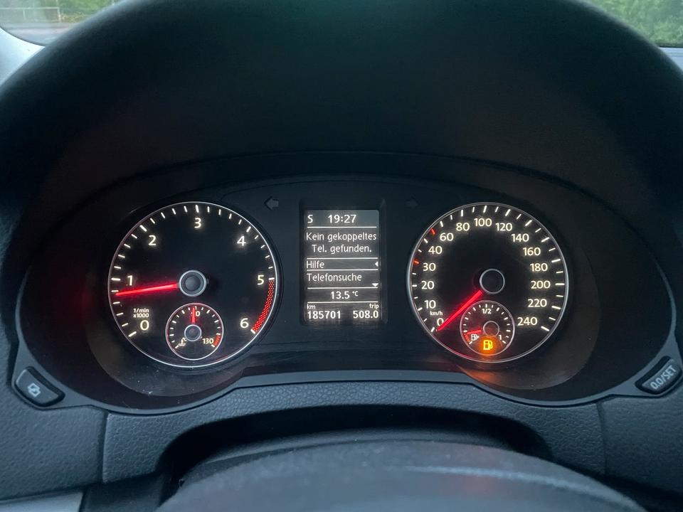 VW Sharan in Top-Zustand – TÜV frisch, Kupplung neu, Panoramadach in Siegen