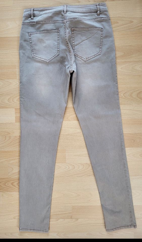 Skinny Jeans H&M, Gr. 40, wie *NEU* in Bingen