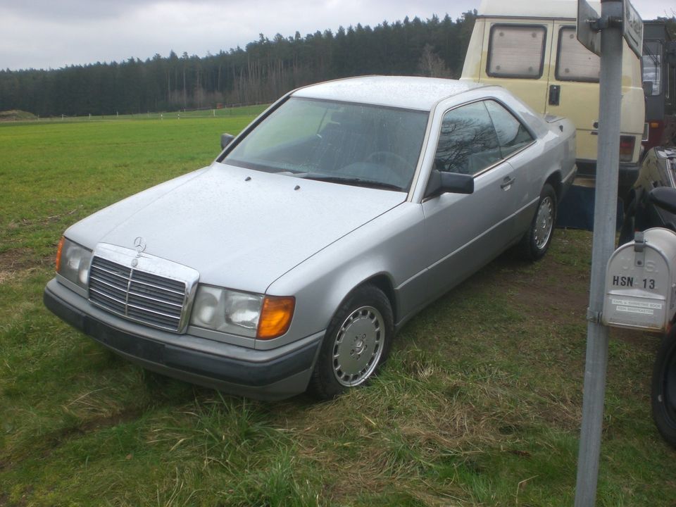Mercedes Benz  E 230 CE Coupe 1988    5 Gang,TÜV 10 / 24  od Neu. in Dentlein am Forst