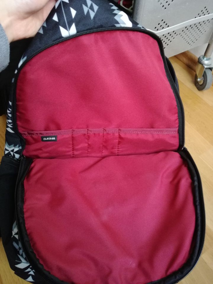 Dakine Hadley 26L Rucksack mit Laptopfach blau Schule Uni in Köln