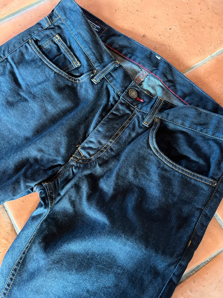 Jeans Herren Hilfiger in Hunderdorf