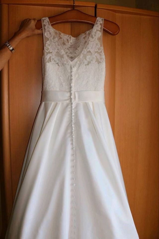 Brautkleid Hochzeitskleid A-Linie mit Schleppe, Gr. 36, Ivory in Waldbrunn