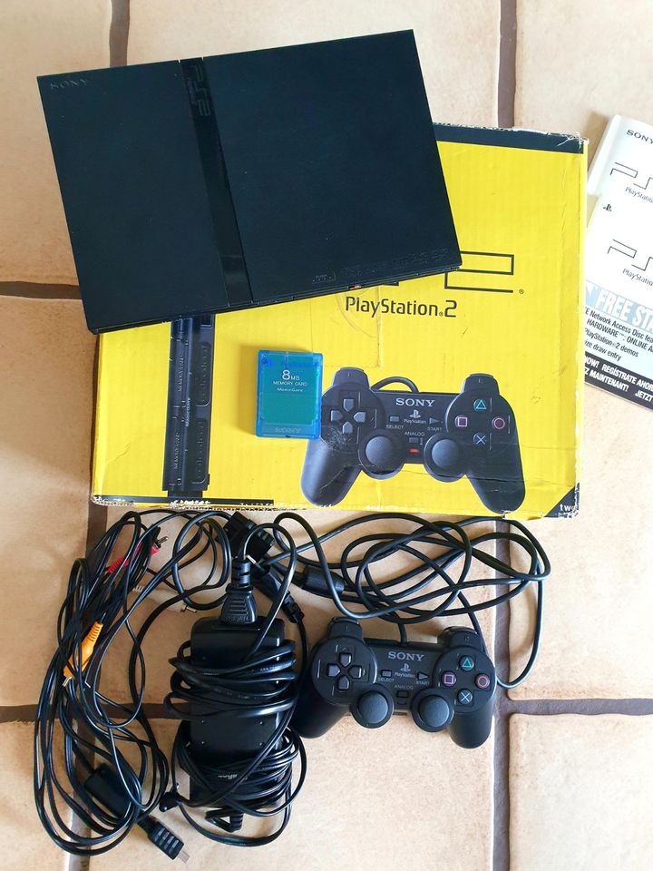 PlayStation 2, inkl. Memory Card, 6 Spiele, 4 Buzzer, PS2 in Zülpich