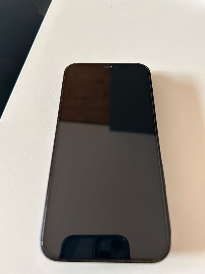 iPhone 12 64 GB TOP Zustand mit Hülle und Schutzglas in Erfurt
