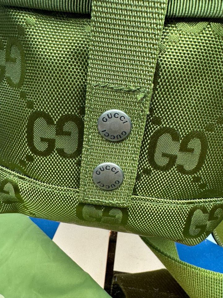 Gucci Damen Tasche Rucksack Backpack Grün Neu in Wolnzach