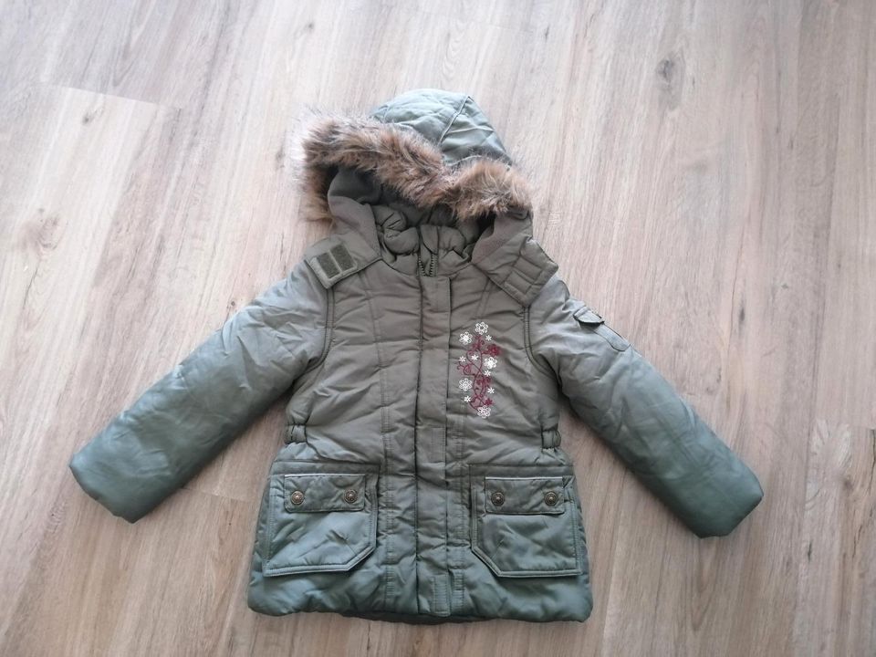 Neuwertig Gr. 104 winter Jacke Mädchen Kleidung in Hamburg