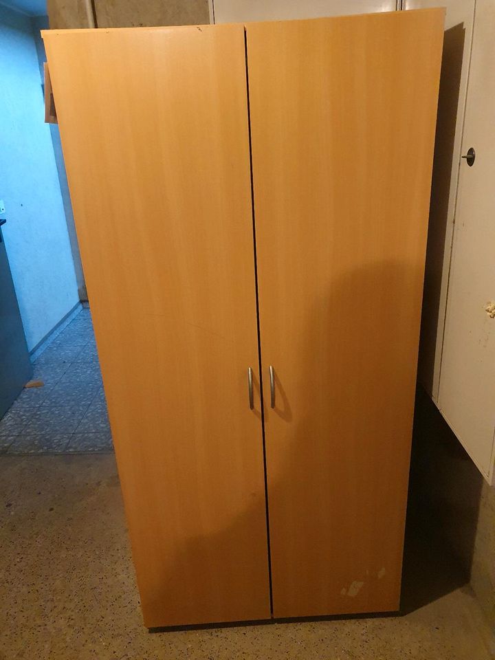 Kleiderschrank in Köln