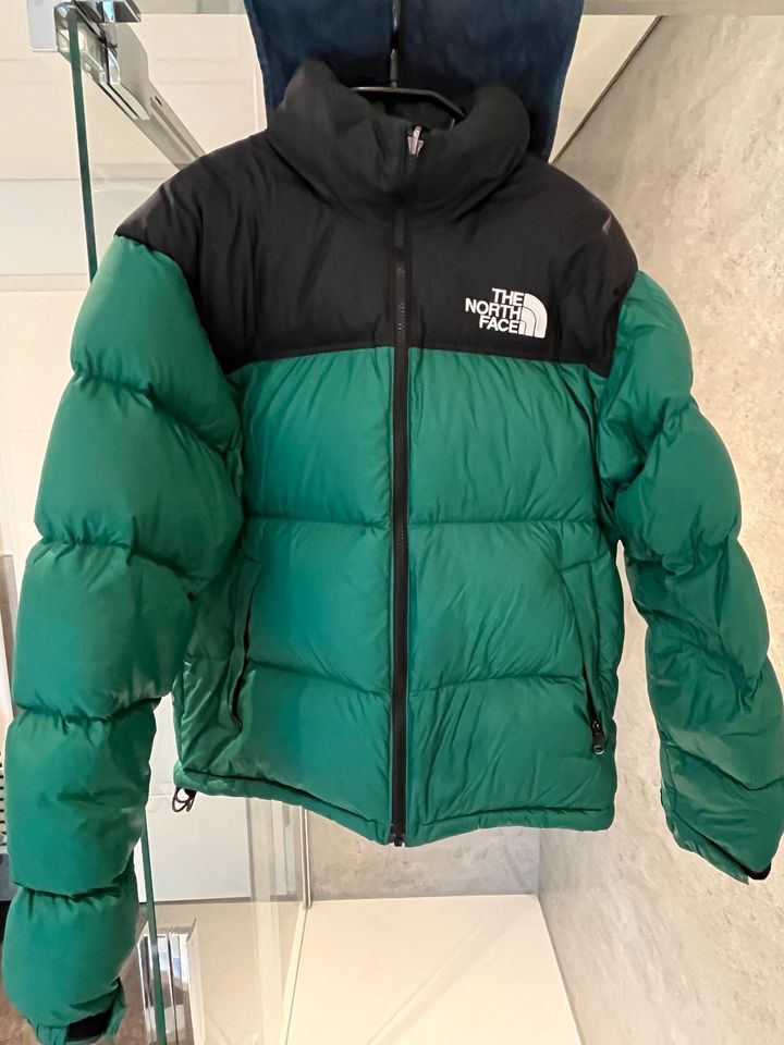 The North Face Puffer 700 Jacke in Idstein