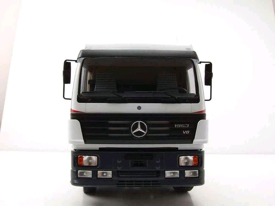 Mercedes SK II Sattelzugmaschine 1994 LKW MCG 1:18 Modellauto in Lüdenscheid