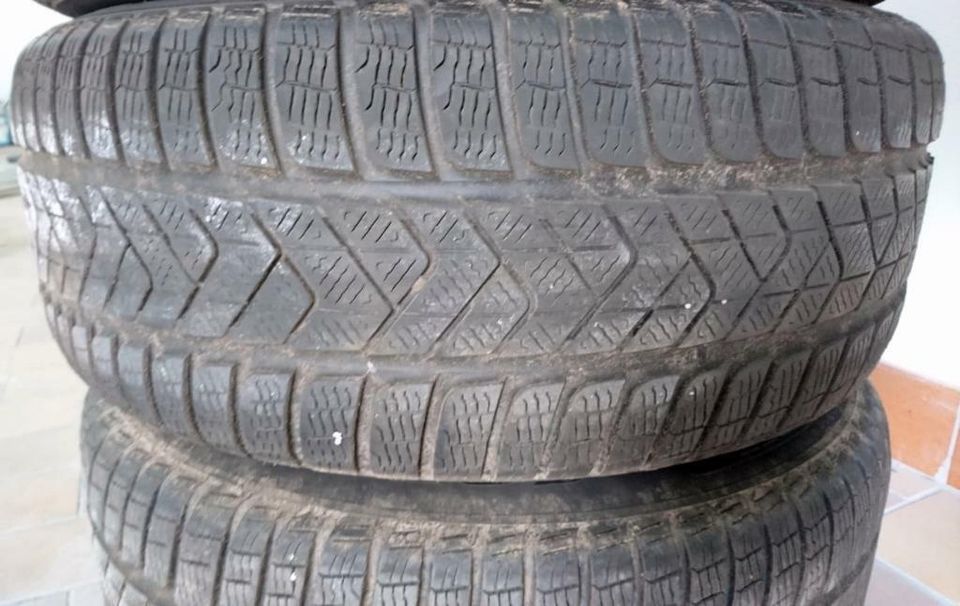 Ford Kuga Ford C-Max Volvo V70 Volvo XC70 Winterräder 235/60 R16 in Rehna