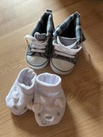 Baby Schuhe und Überzieh-Socken Baden-Württemberg - Schramberg Vorschau