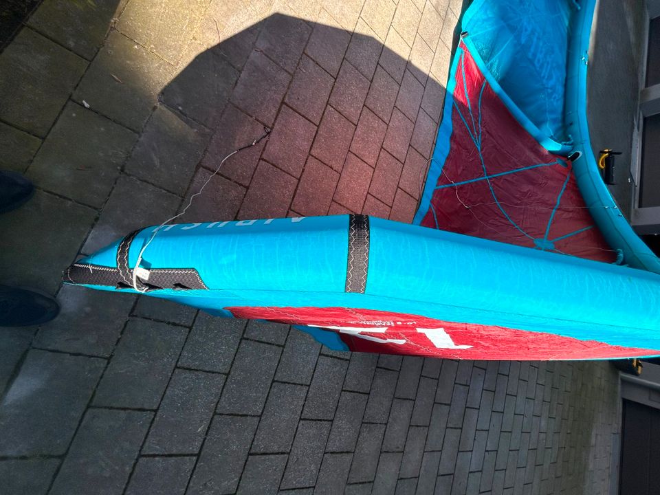 Airush Life V1 12m Kite 5 Strut Jump Machhine aus Dez 2022 in Berlin