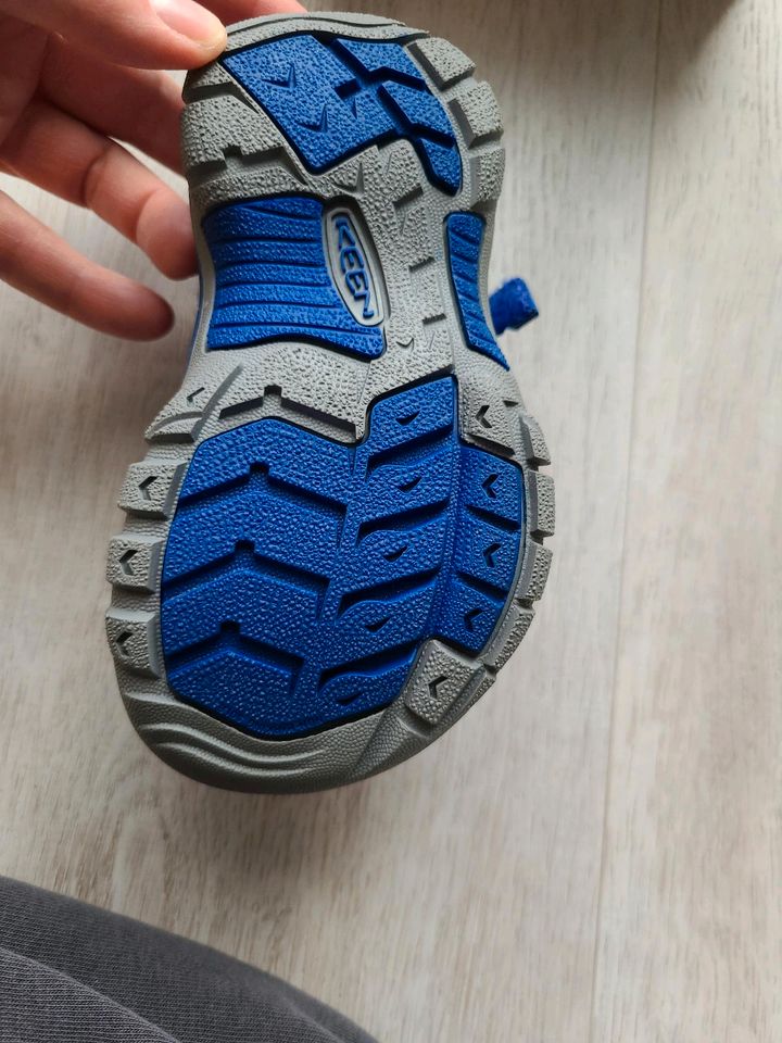 Neu! Keen Sandalen in blau Gr. 24 in Neuhausen/Spree