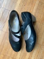 Rieker Ballerina/Pumps, schwarz mit Absatz, 41 (tatsächlich 40) Schleswig-Holstein - Lübeck Vorschau