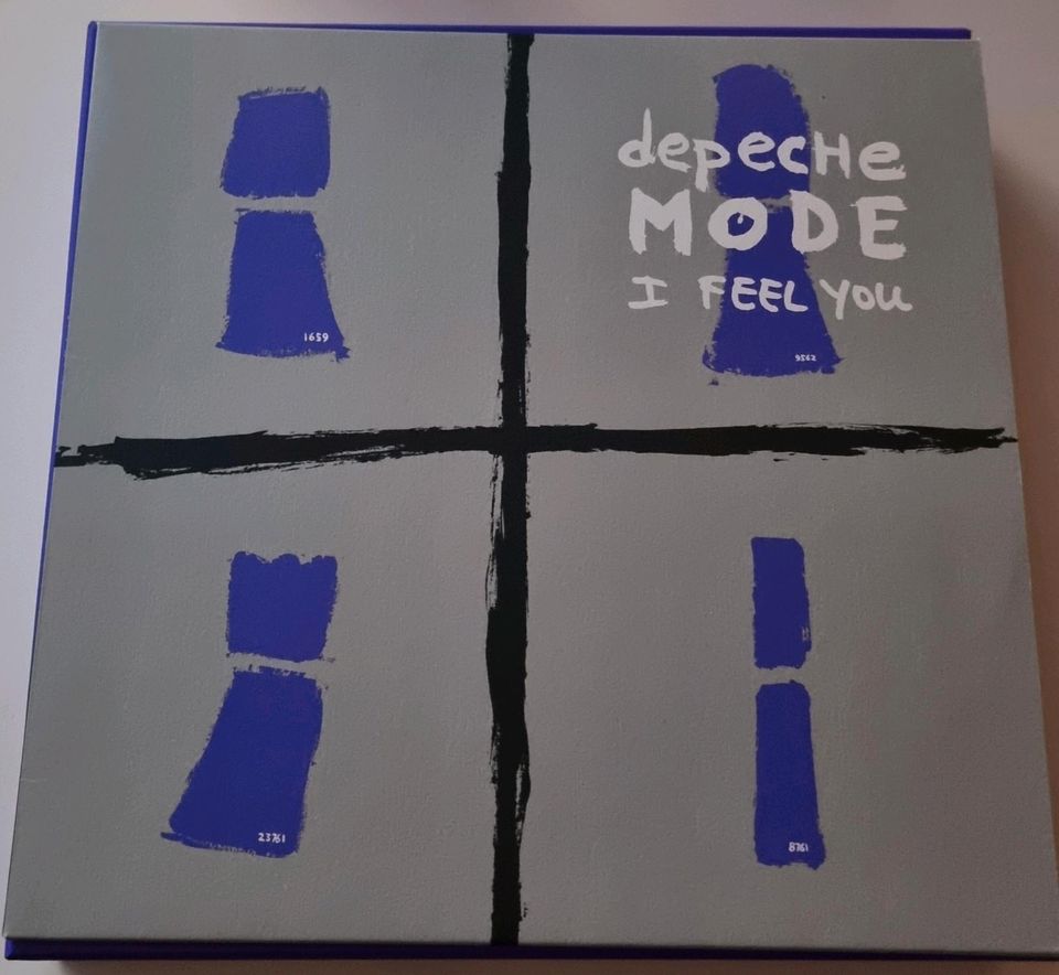 Depeche Mode Devotional Singles Album Set in Mücheln (Geiseltal)