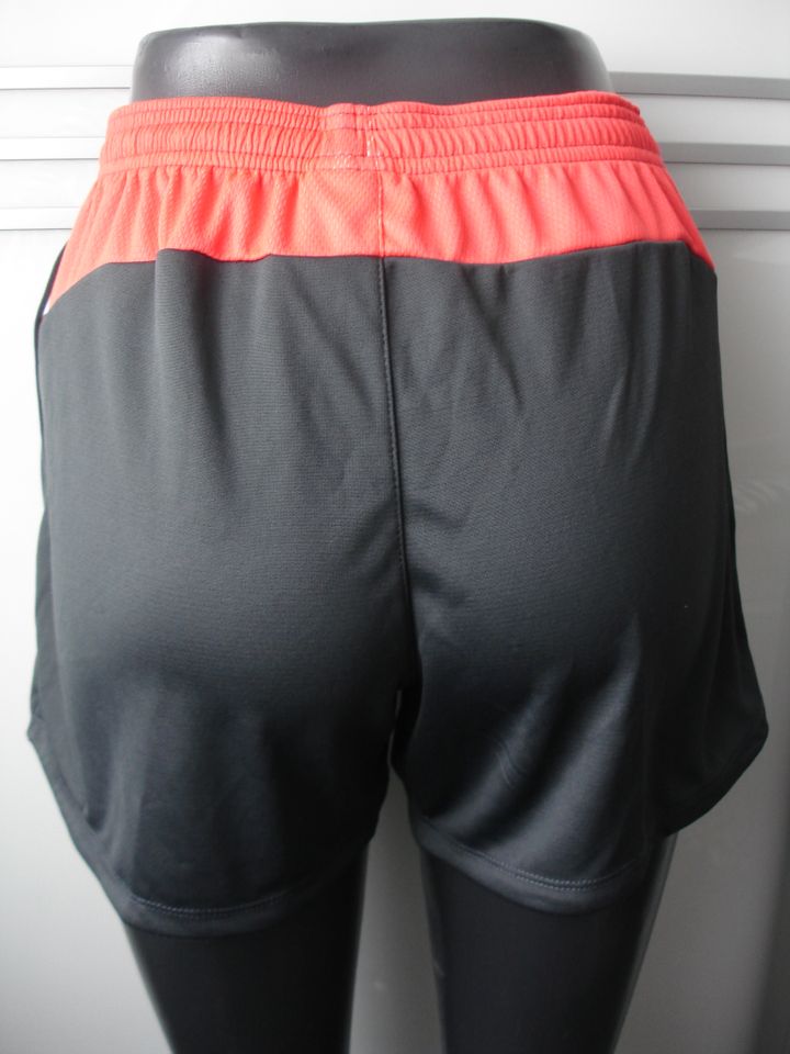 NIKE DRY FIT Laufhose Shorts ROT GRAU GR. S NEU in Oberhausen