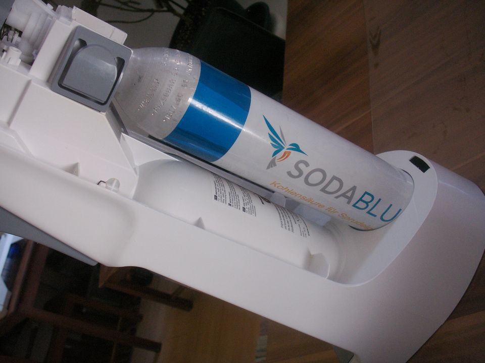 Sodastream mit Kohlensäure zylinde +- flasche in Köln