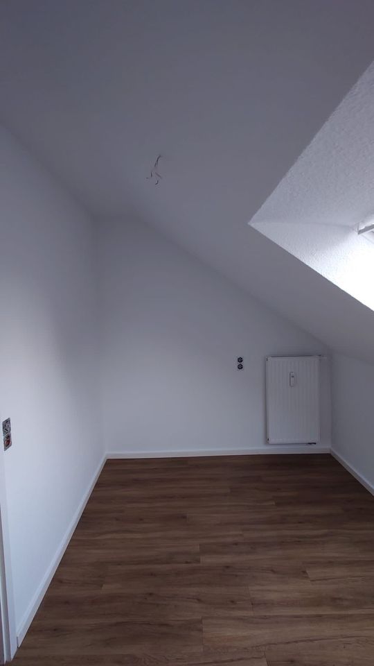 Helle und frisch renovierte 90 qm Dachgeschosswohnung in Wuppertal