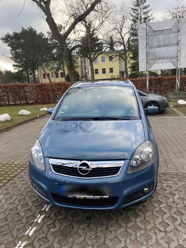 7 Sitze Opel Zafira in Berlin