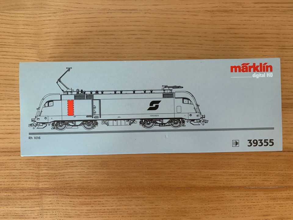 UNBESPIELTE Märklin H0 ÖBB Elektrolokomotive Reihe 1016 39355 in Passau