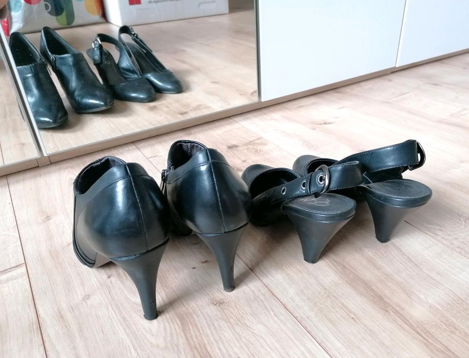 Pumps Schuhe 38 Tamaris und Esprit in Adendorf