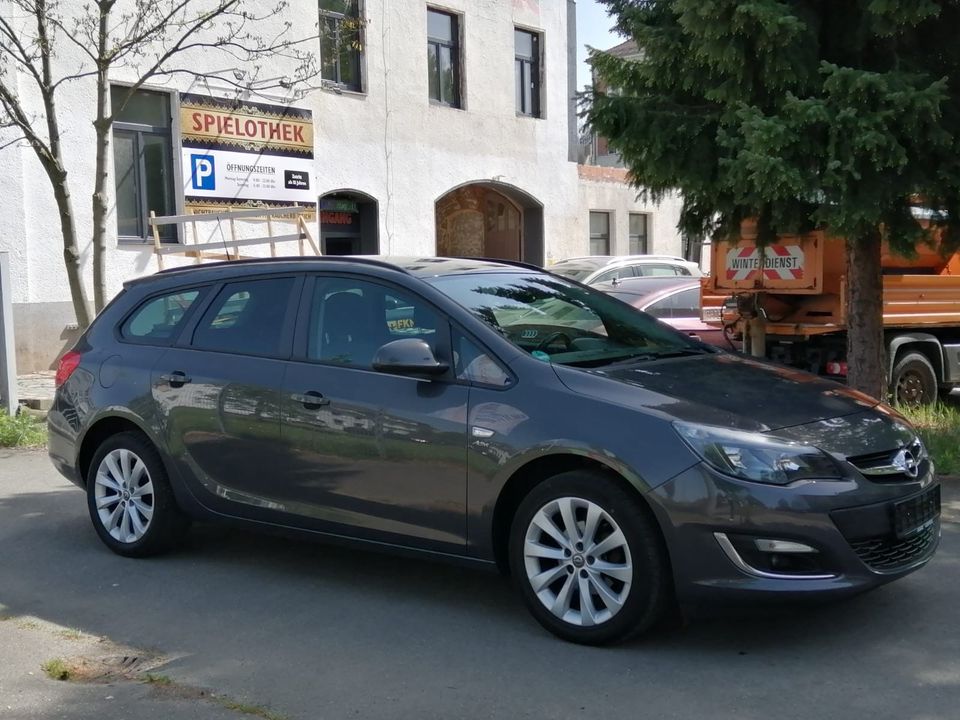 Opel Astra J Sports Tourer Active in Chemnitz