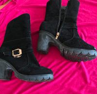 Damen Schuhe Stiefel Gr.39 Stiefelette Reißverschlus Profilsohle Baden-Württemberg - Neuenstadt Vorschau