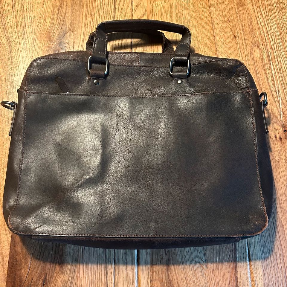 Laptoptasche aus Leder von Leonhard Heyden in Strotzbüsch