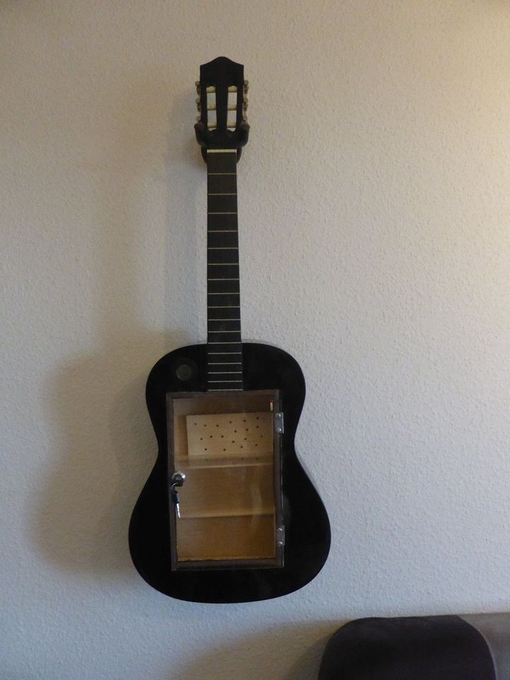 Humidor Gitarre Gitarrenhumidor geschenk in Braunsbedra