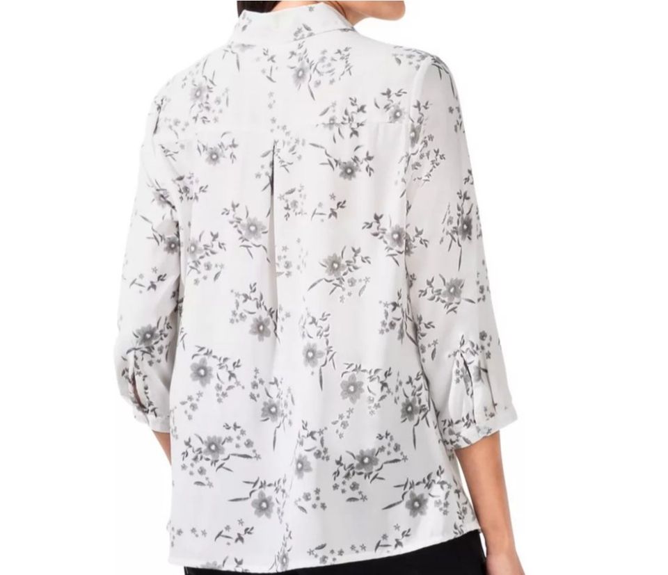 Chiffon-Bluse weiß mit floralem Muster in grau Blumen Gr. 48 neu in Hessen  - Hattersheim am Main | eBay Kleinanzeigen ist jetzt Kleinanzeigen