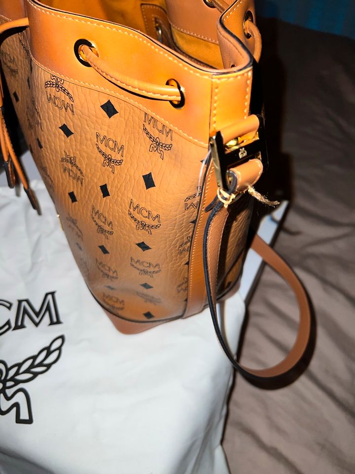 MCM Bucket Bag in Hamburg