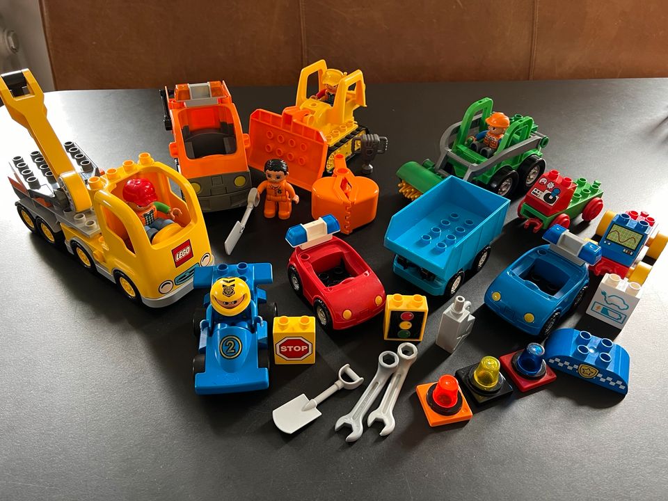 Lego Duplo Bagger, Müllauto, Rennauto, Kran, Mähdrescher in Darmstadt