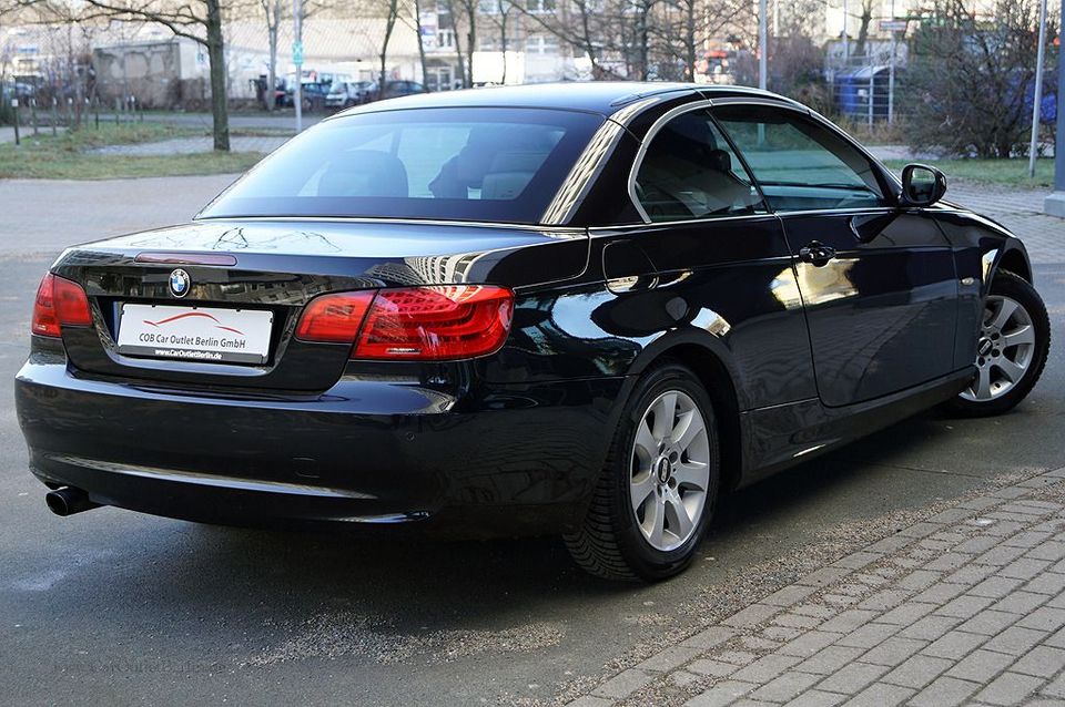 BMW 318 i Cabrio Leder Xenon Lenkradheiz. Memory in Berlin