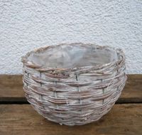 Korb ~ rund ~ weiß gekalkt ~ zum Bepflanzen ~ SHABBY CHIC Hessen - Schaafheim Vorschau