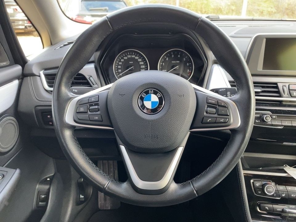 BMW 225xe iP Active Tourer LED SpurAss StHzg Navi Pa in Plauen