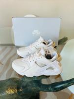 Nike Air Sneaker Schuhe beige Größe 38 wie neu! Köln - Widdersdorf Vorschau