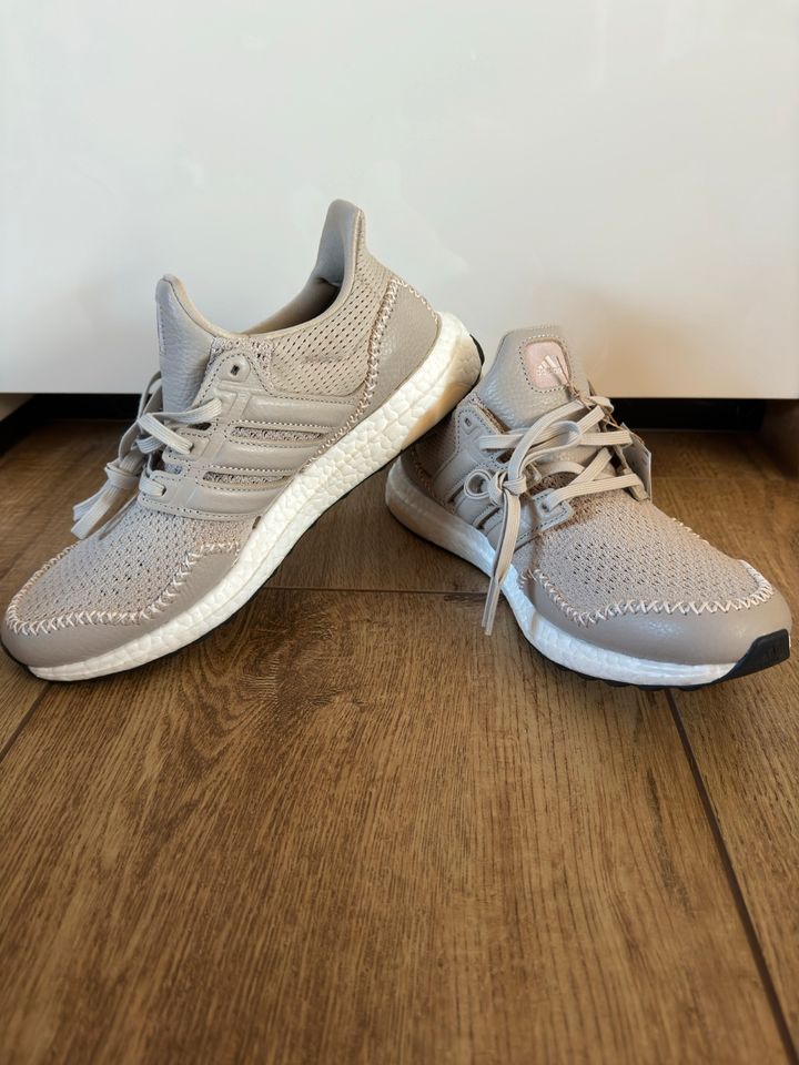 Adidas Ultra Boost 1.0 Wonder Beige, Gr. 42 2/3 in Leipzig