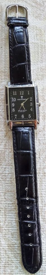 Schlichte schöne Lederarmband Uhr von Ottimo in Wald