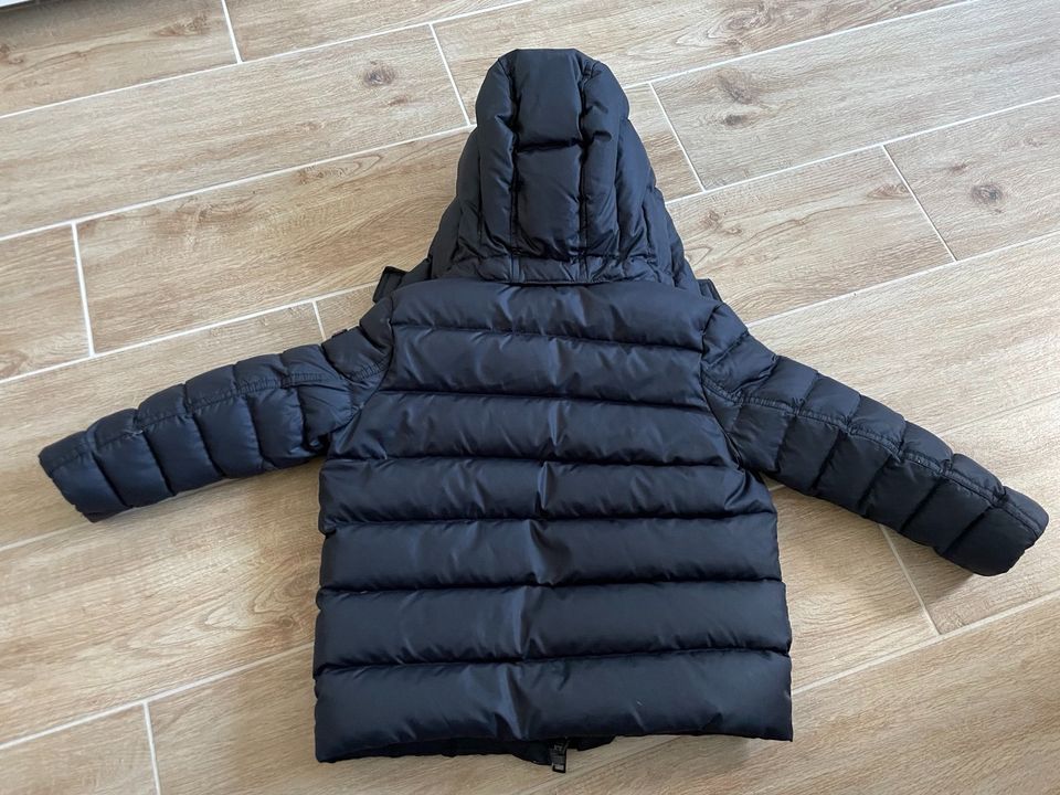 Tommy Hilfiger Daunenjacke schwarz Jungen Unisex 92 in Freudenstadt