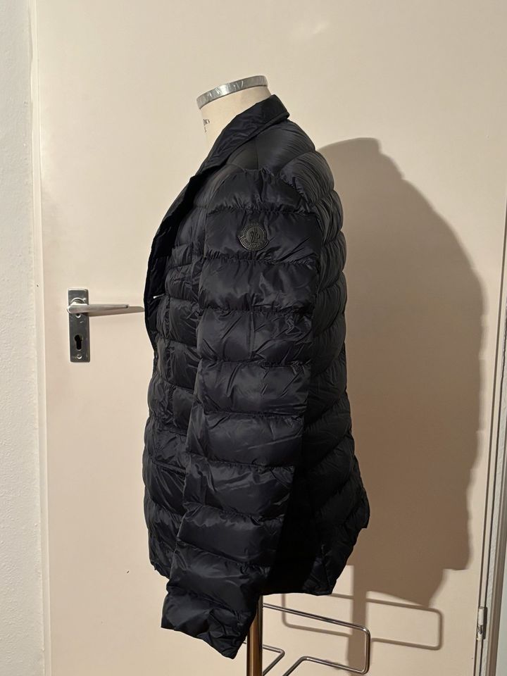 Moncler Daunenjacke, Jacket Stil, ungetragen, dunklelblau, Gr M/3 in München