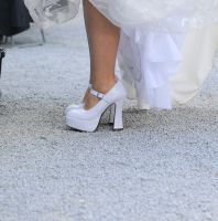 Weiße Lackplateauschuhe, Hochzeitsschuhe, Brautschuhe 37 Bayern - Iphofen Vorschau