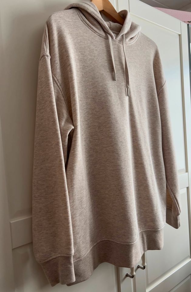 beiger Oversize Hoodie von H&M - Gr. XS/ S #Pullover #Sweater in Borgentreich