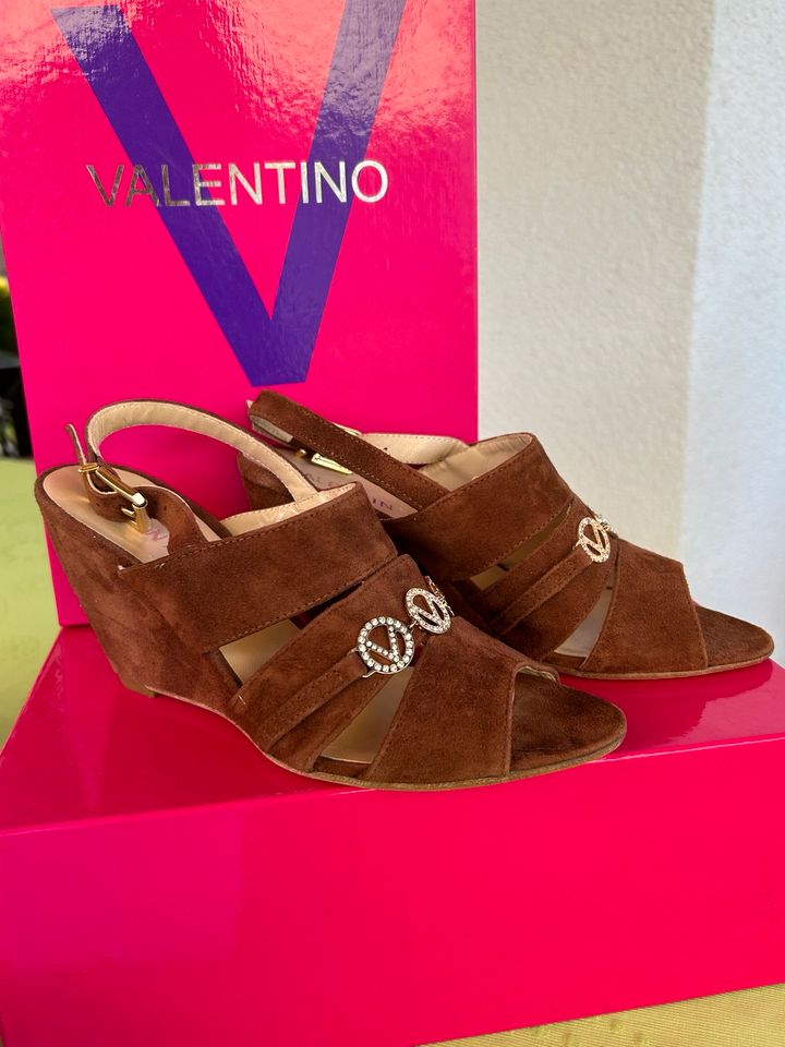 Valentino Schuhe Wedges Keilabsatz Gr.38 braun Strass NEU OVP in Eberdingen