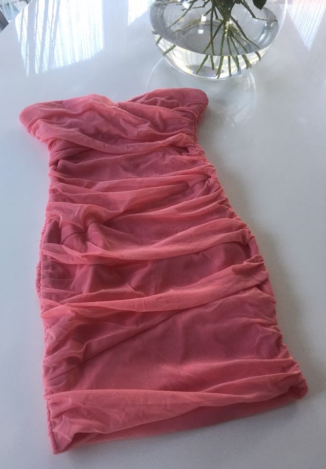 Party Kleid Tally Weijl Lachs rosa Größe L wie neu in Rottweil