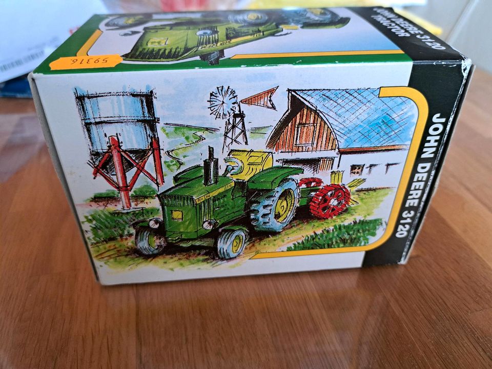 Blechspielzeug 1:25 Johndeer 3120 Trecker in Großenbrode