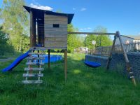 Spielturm, Kletterhaus, Klettergerüst  mit Rutsche und Schaukel Nordrhein-Westfalen - Marienheide Vorschau